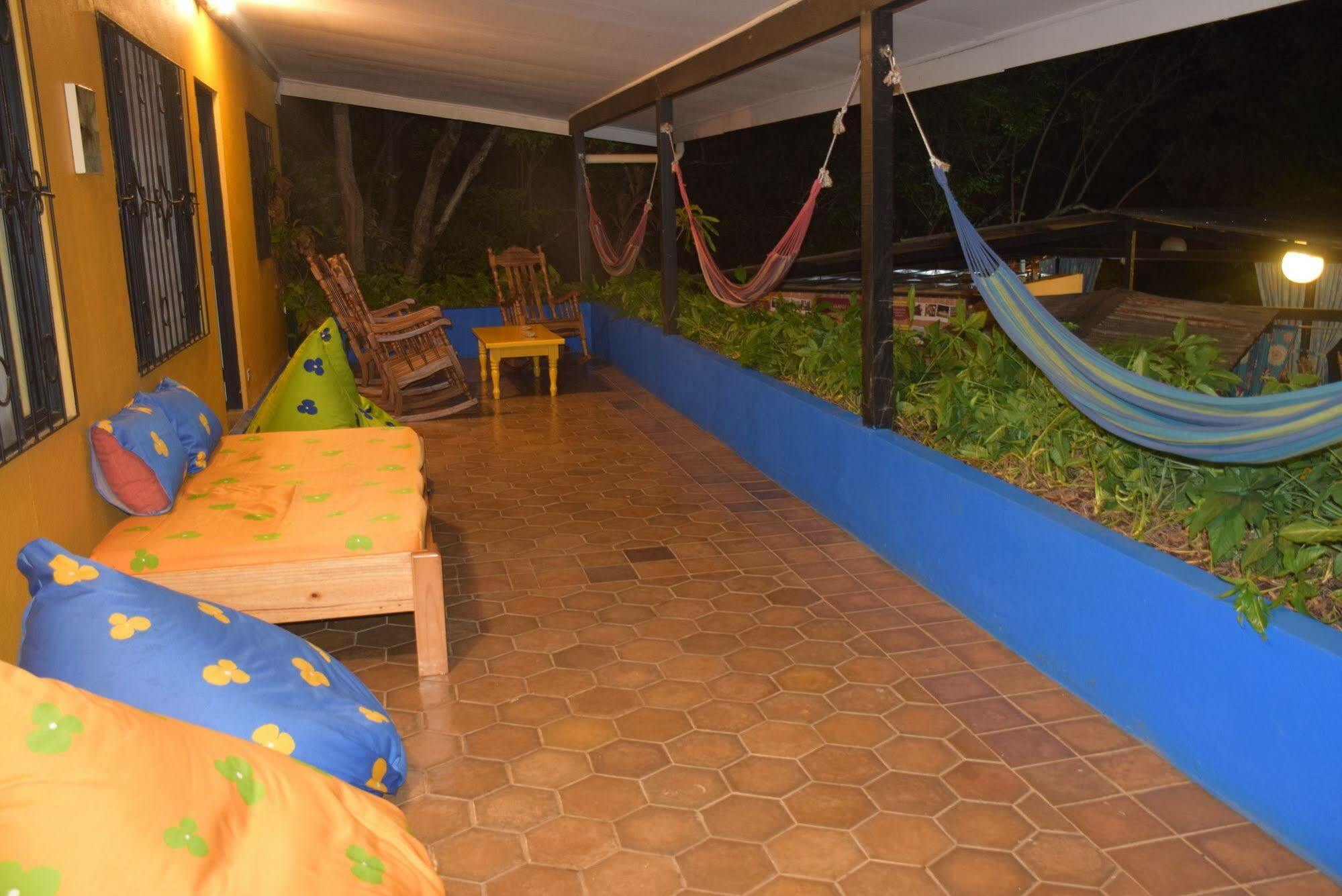 Casa Pura Vida Surf Hostel - Tamarindo Costa Rica 외부 사진
